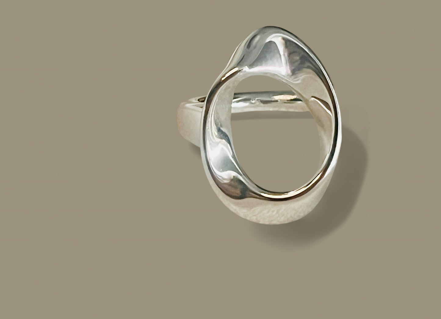 Anillo Luzia