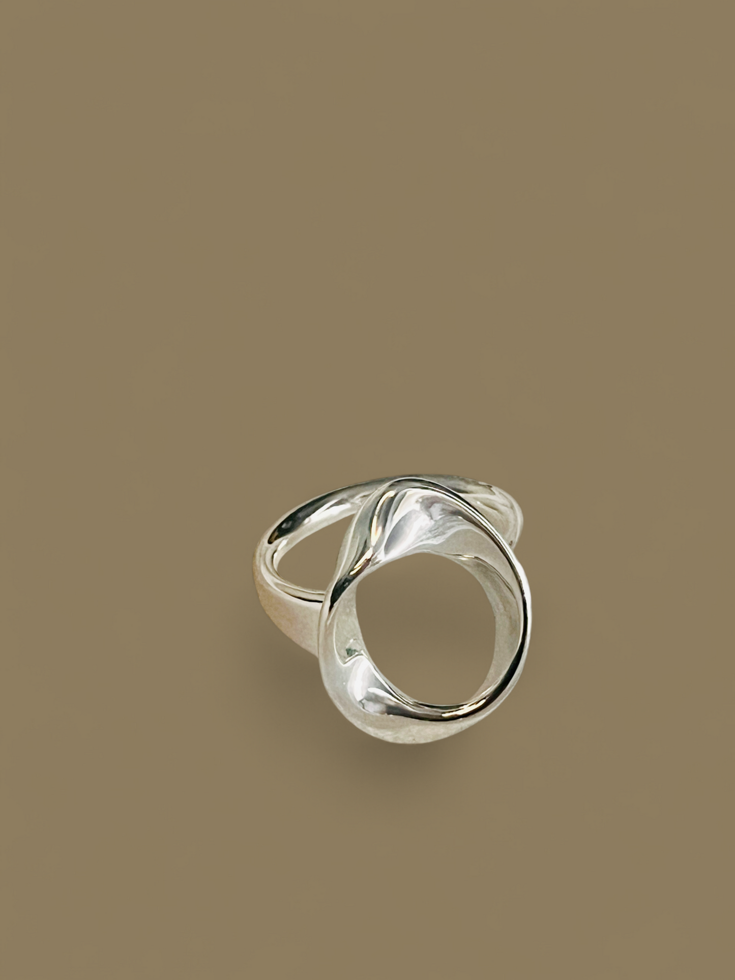 Anillo Luzia