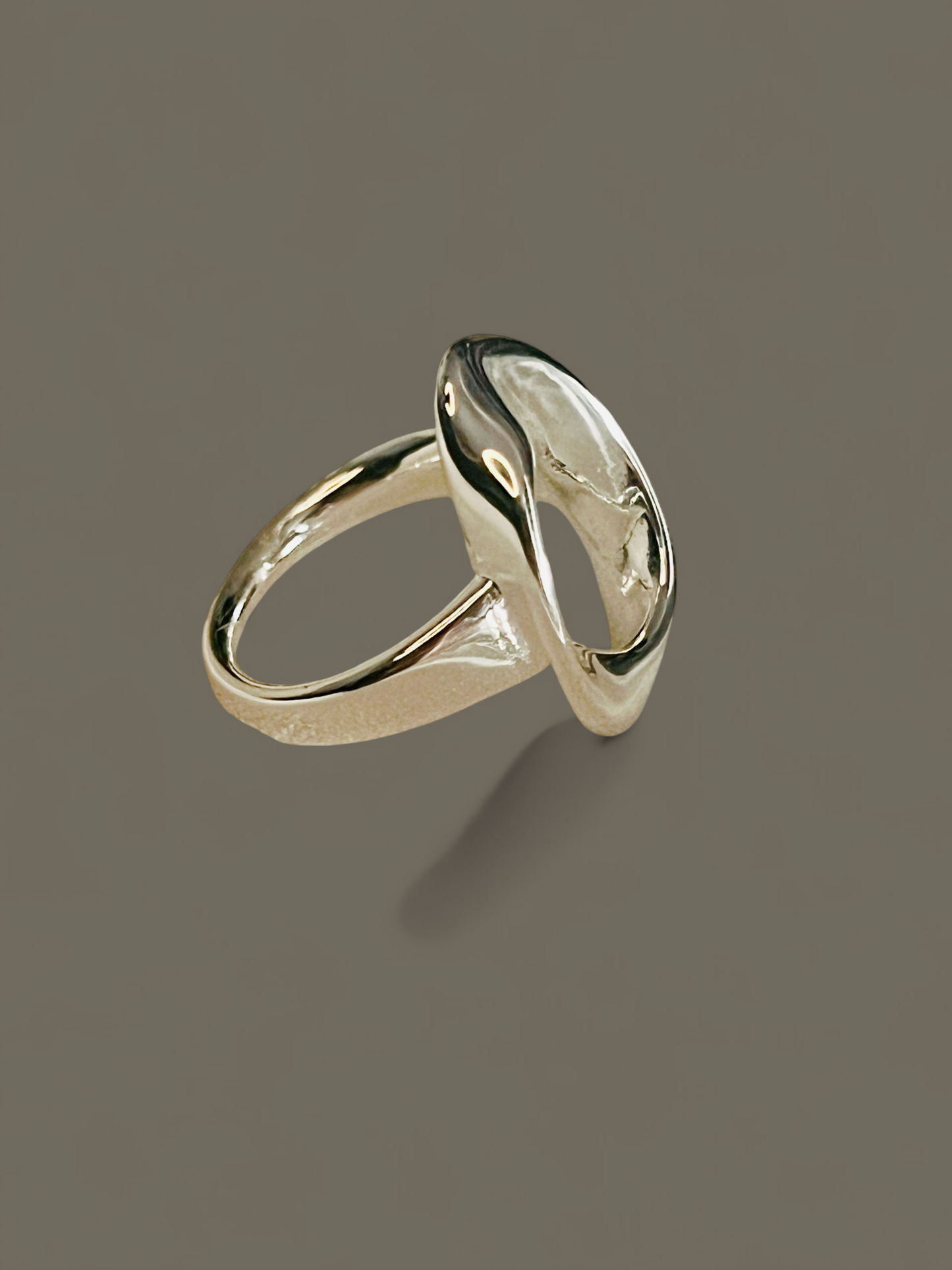 Anillo Luzia