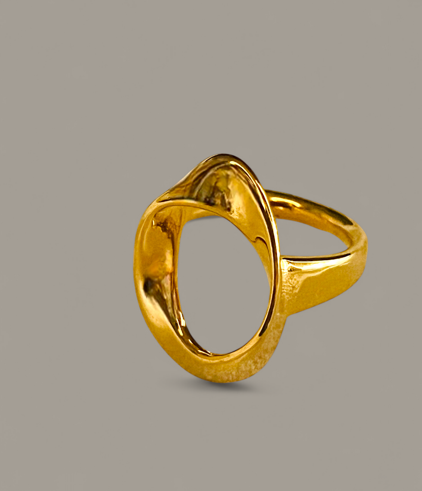 Anillo Luzia