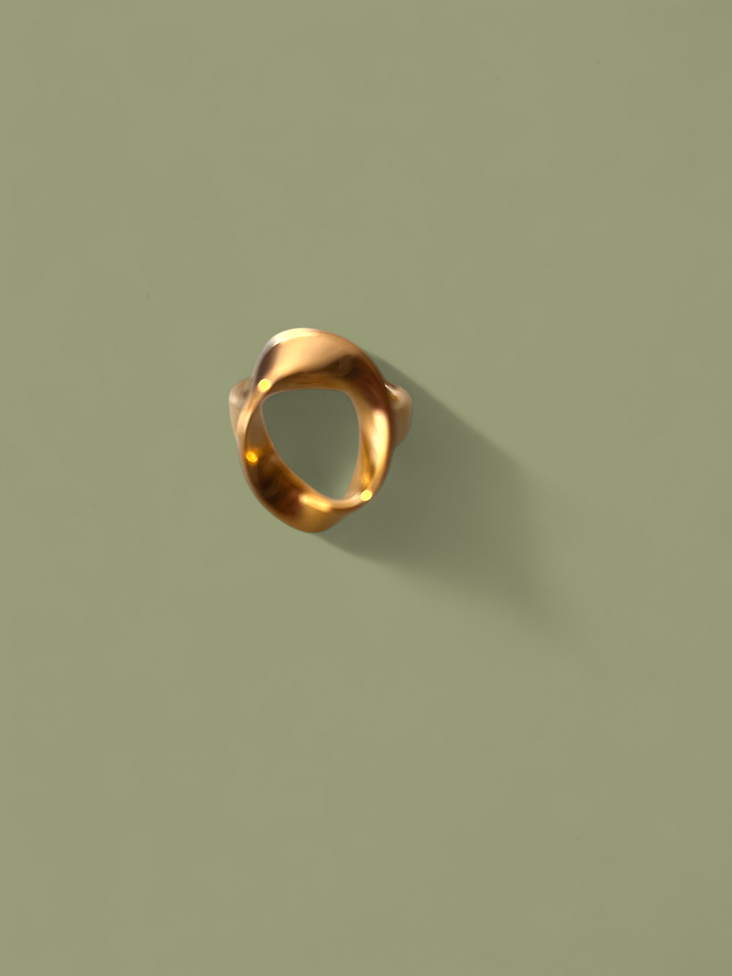 Anillo Luzia