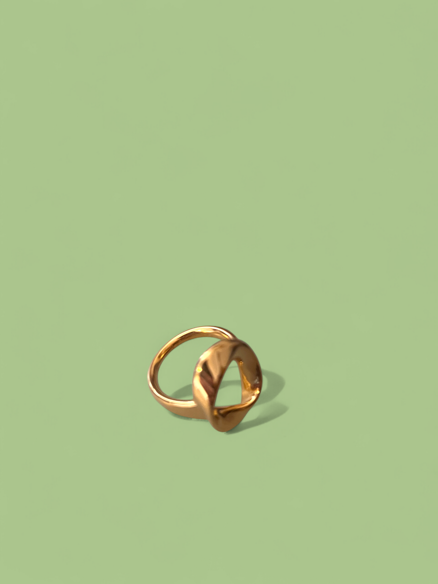 Anillo Luzia